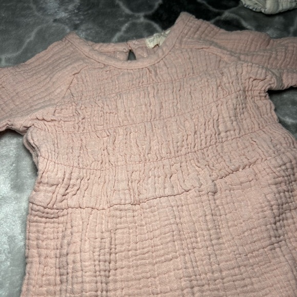 Grayson Collective Baby Smocked Gauze Bubble Romper & Wrap Top/Pants- Size 0-3M - Picture 3 of 7